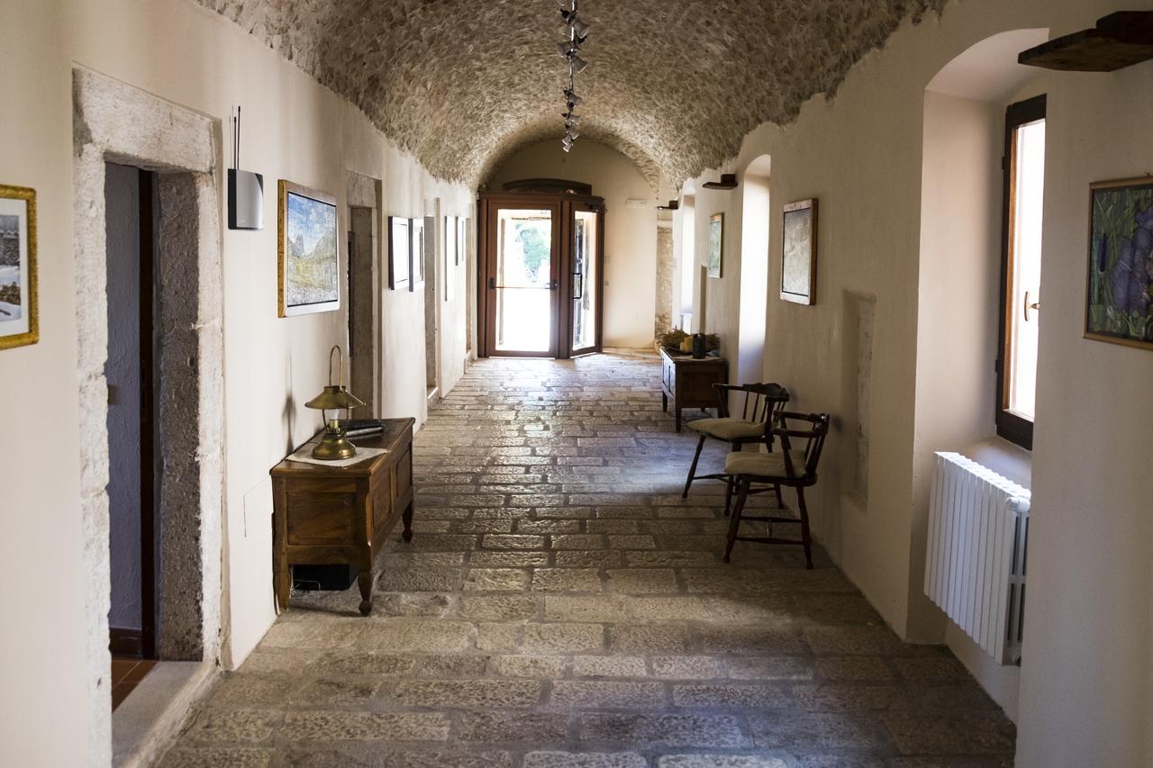 Отель Convento Di San Colombo Санто-Стефано-ди-Сессанио Экстерьер фото